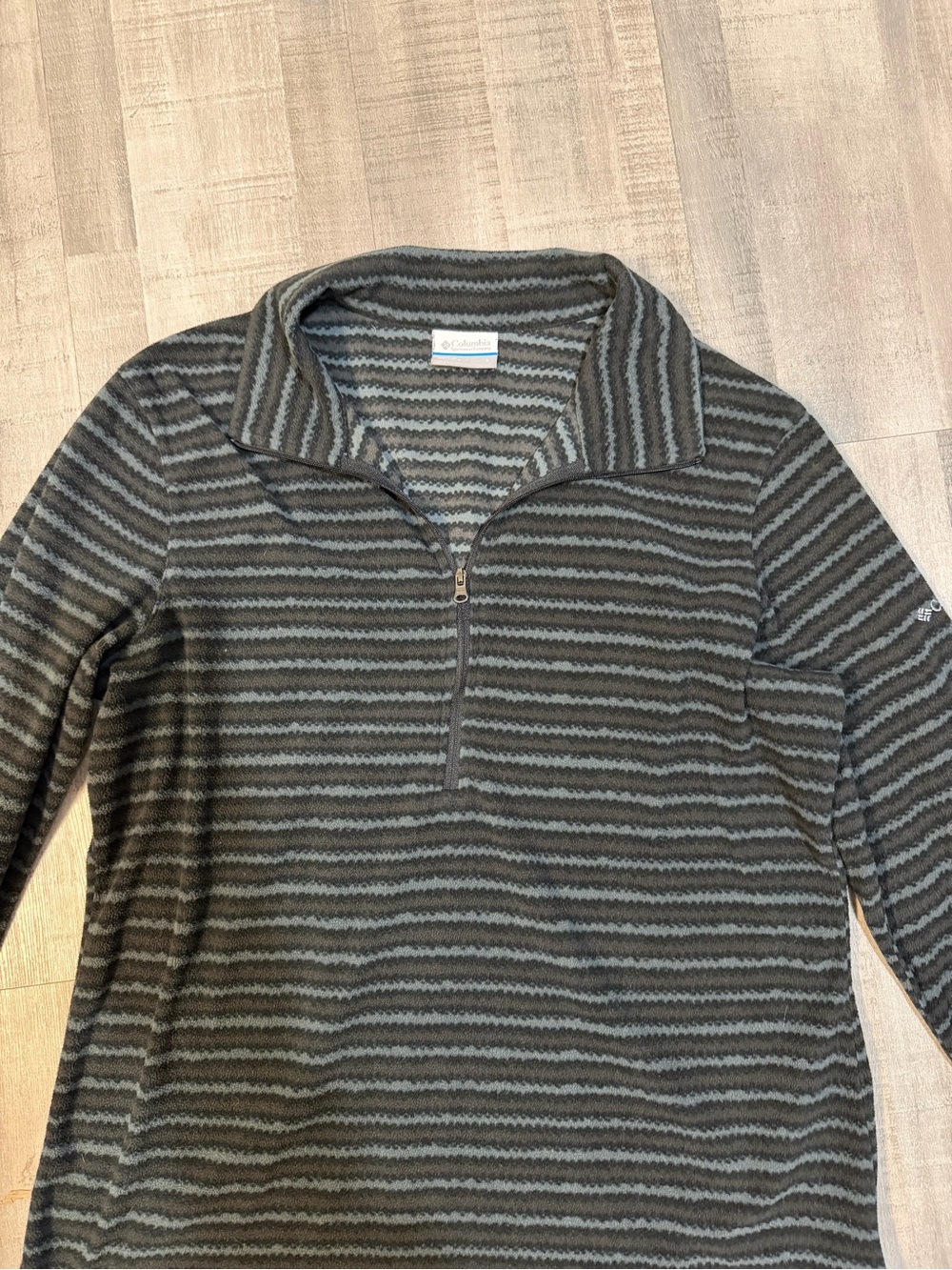 Columbia Women’s L Black Gray Striped Fleece Quarter Zip Pullover Jacket